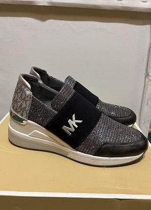 Снікерси жіночі michael kors felix trainer сріблясті, чорні