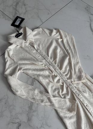 Коротка жіноча сукня prettylittlething молочного кольору тепла