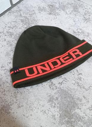 Шапка от бренда under armour 3