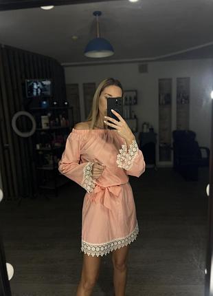 Сукня рожева
