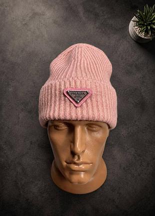 Стильная шапка prada 2