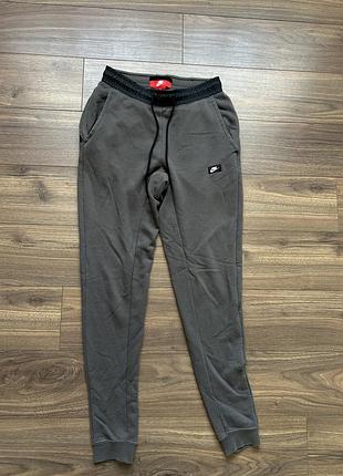 Чоловічі спортивні штани nike modern