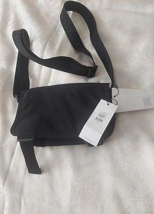 Сумка calvin klein over webbing camera bag