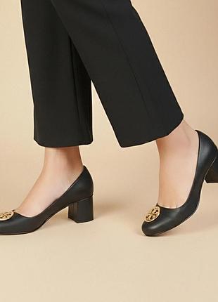 Жіночі шкіряні туфлі tory burch