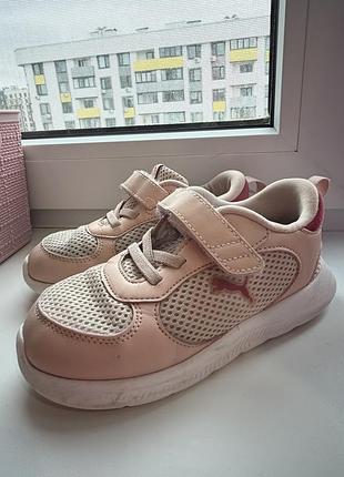Кросівки для дівчинки puma рожеві