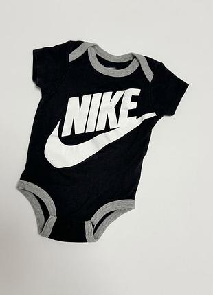 Оригінальний брендовий чорний боді nike 3-6 міс (по бірці 6-12) бодік чорний бавовна