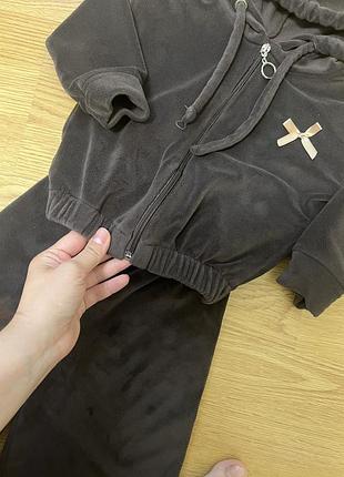 Велюровий костюм на дівчинку 4