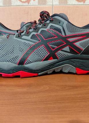 Беговые кроссовки asics.