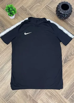 Мужская спортивная футболка nike