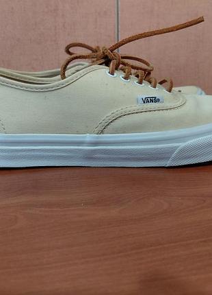 Кеди vans.