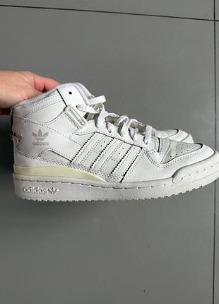 Продам adidas кросівки бу в гарному стані розмір 38