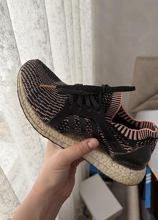 Кросівки жіночі adidas ultraboost чорні з рожевим