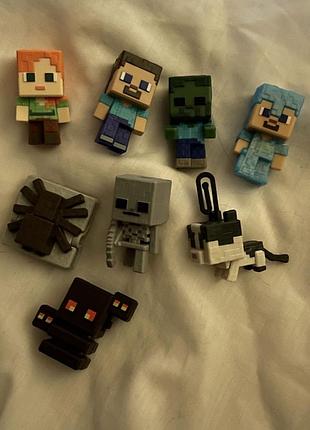 Іграшкові фігурки хлопчик kinder minecraft