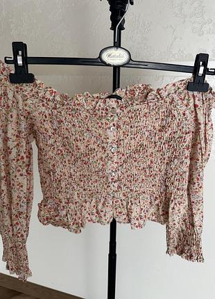 Коротка кофтинка zara в квіточки р. l підійде на м