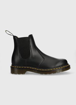 Alloriginal com ua кожаные ботинки dr. martens женские цвет черный на плоском ходу 22227001-black размеры