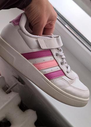 Оригинальные белые кроссовки для девочка adidas