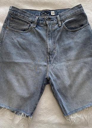 Продам чоловічі джинсові шорти levi’s