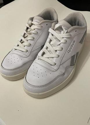 Reebok оригінал білі кросівки
