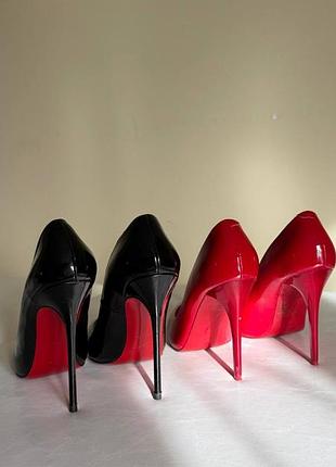 Туфли louboutin размер39
также duliter размер 38