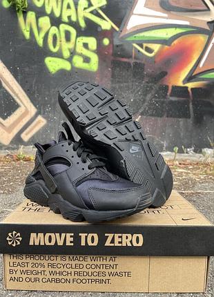 Кросівки найк хуараче 40 розмір унісекс. чоловічі кросівки nike huarache.  розмір 40.  оригінал.  вдягнув один раз, розмір не підійшов.  дуже зручні;)