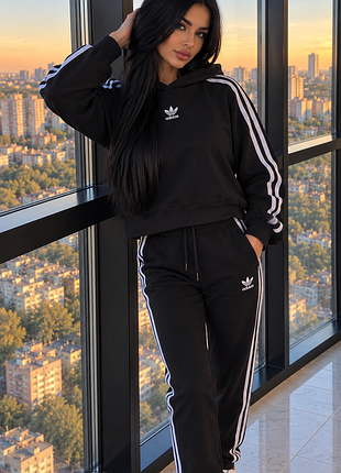 Спортивный костюм adidas