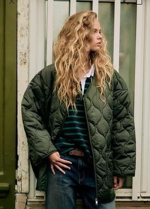 Оригінальна стьобана оверсайз куртка від zara