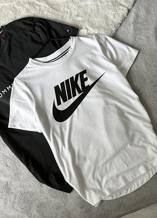 Біла футболка nike