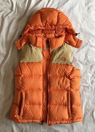 Пухова жилетка the north face