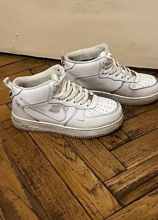 Кросівки жіночі nike білі зимові