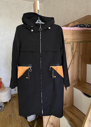 Осінній плащ пальто