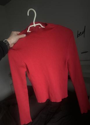 Крутезний гольф h&m червоний на осінь з підплічниками