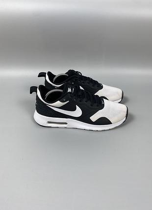 Чоловічі кросівки nike air max tavas в гарному стані, оригінал 42/26,5 см