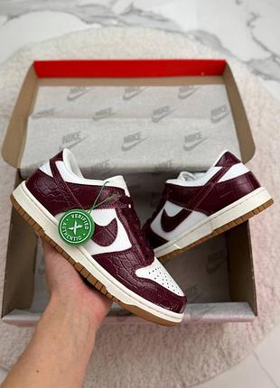 Sb dunk low burgundy croc