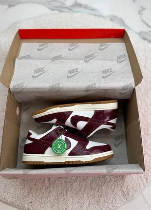 Sb dunk low burgundy croc 4