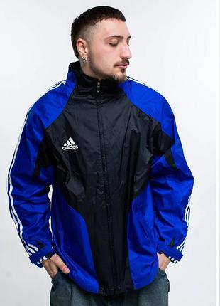 Вінтажна спортивна куртка олімпійка вітровка adidas синьо-чорного забарвлення з колекції початку 2000-х y2k адідасмайстрка