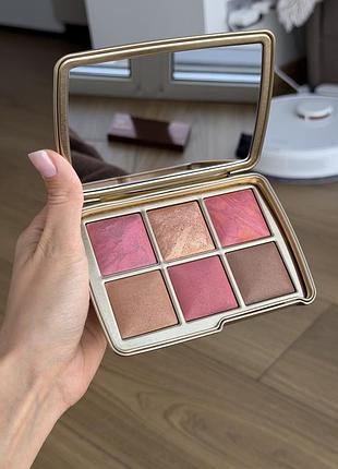 Рум'яна hourglass ambient lighting edit palette - universe