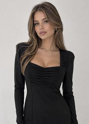 Laura ashley лонгслів еластичний чорний кофта облягаюча по фігурі з зборками з декольте