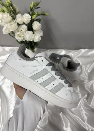 Зимние женские кроссовки adidas campus winter fur white grey адидас кампус белого с серым цветами мех
