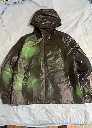 Stone island термохром водонепроникна куртка реагує на тепло, змінює колір з патчем вітровка
