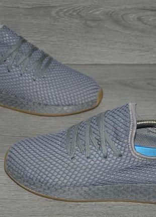 Продам кроссовки фирма adidas deerupt.