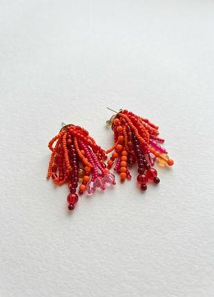 Яскраві акцентні сережки-китиці zara