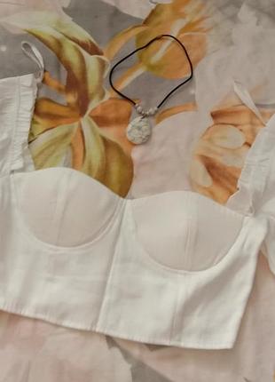 Кроп топ бюстье женское белое prettylittlething
