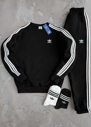 Костюм adidas зима: світшот-штани
2 пари шкарпеток у подарунок