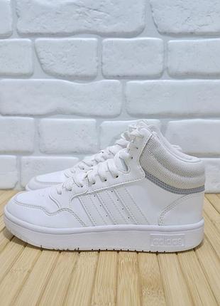 Кроссовки adidas