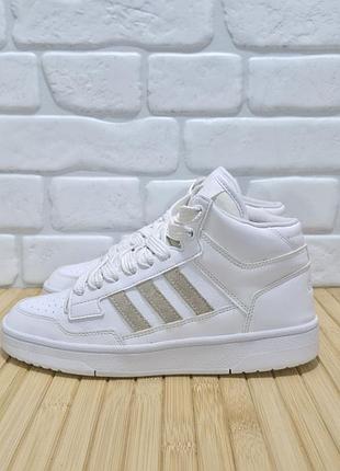 Кроссовки adidas