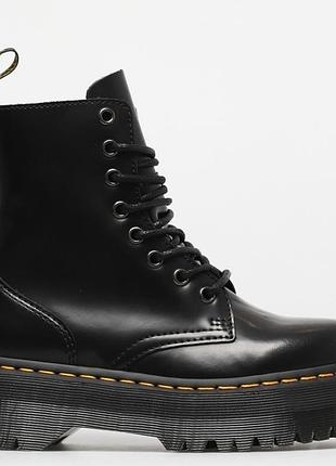 Высокие черные ботинки dr. martens jadon (модель из гладкой кожи polished smooth с массивной платформой)