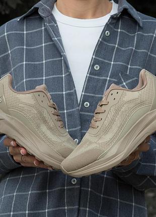 Кросівки alo yoga runner beige 2