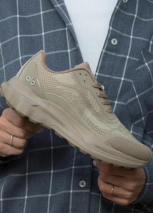 Кросівки alo yoga runner beige 6