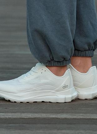 Кросівки alo yoga runner white