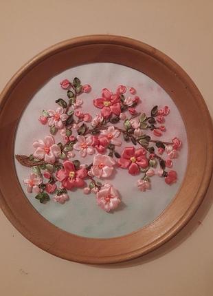 Вишивка стрічками гілка сакури